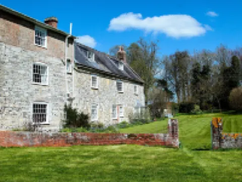 Rollestone Manor B&B and Restaurant Hotels near Durrington Walls