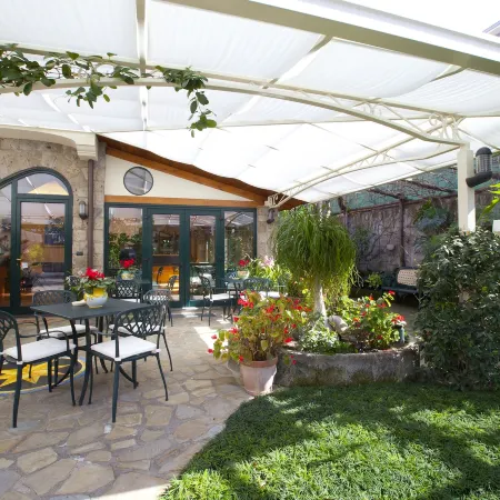 Angiolina Relais Отели рядом с достопримечательностью «Пляж Леонеллис»