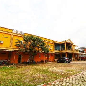 Ombey Guest House Hotels near Sentul International Circuit