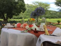 Twin Thorns Guesthouse Hoteles en Emakhazeni Local Municipality
