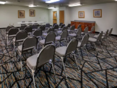 All Towne Suites Hotels in Saint Robert