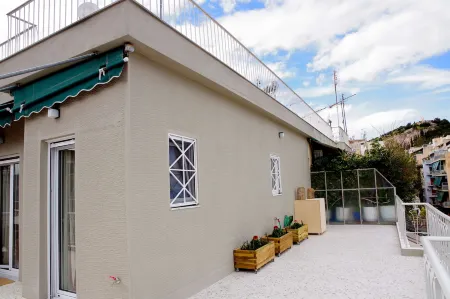 Absolute Athens Apartments Отели рядом с достопримечательностью «Национальный Музей Современного Искусства»