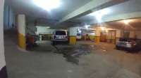 Hotel Crown Inn - parking