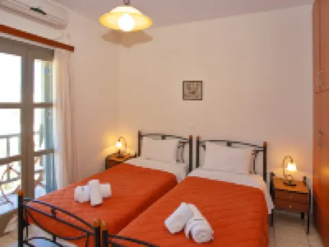 To Pithari Hotels in Skiros