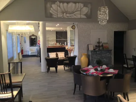 Hôtel Hapy Отели рядом со станцией Houdan