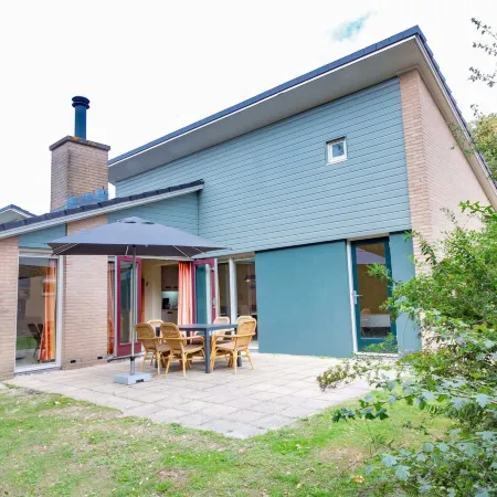 Restyled Holiday Home with Fireplace Near Beach