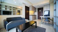 Modern and Cozy 1Br at Grand Sungkono Lagoon Apartment Hotels in Dukuhpakis