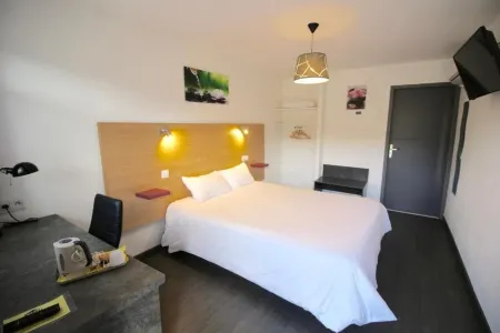 Hôtel le 15 Périgueux Отели в г. Буру