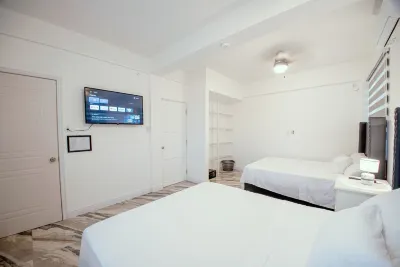 Maximum Beach Hotel Hotels near Paraiso Baltazar Vazquez Park
