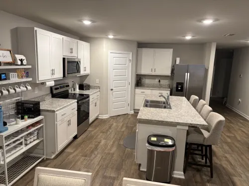 Spacious 4-Bedroom House in Lovely Foley, 7 Miles from the Sports Complex! Hotels in Foley