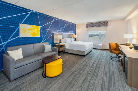 Comfort Inn  & Suites