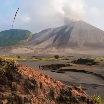Red Lava Show Lodge