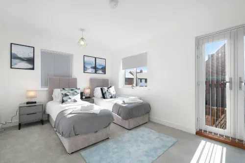 Modern 5 Bedroom 3 Bath Hse Aylesbury
