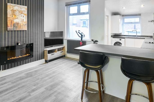 Host Stay Thurstane Street