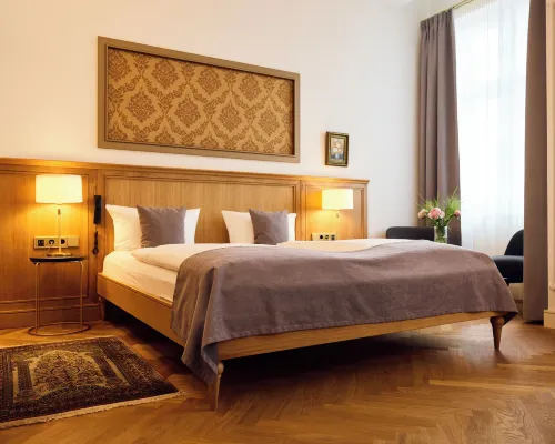 هوتل ليندينوفر Hotels near قلعة سبانداو