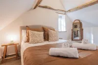 The Gamekeeper's Cottage-Stunning 2 Bed Hotels in Witney