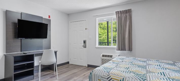 Southern Suites Pensacola Davis Hwy โรงแรมในเฟอร์รีพาส