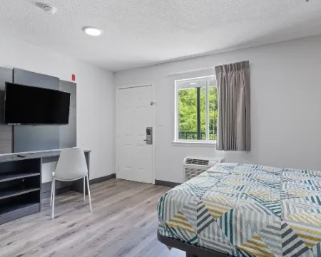 Southern Suites Pensacola Davis Hwy Hotels in Ferry Pass
