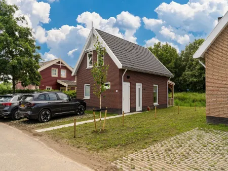 Waterside Retreat Sauna, Garden and Fishing Jetty