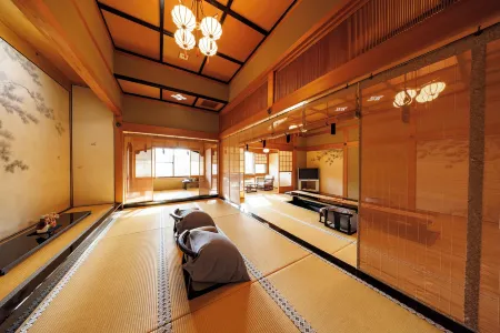 Shikitei Отели рядом с достопримечательностью «Gyoki Statue with a Fountain»