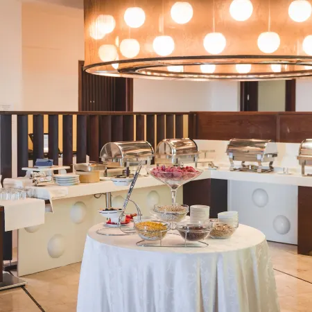 Hotel & Apartments HEC Residence