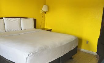 Evergreen Plaza Inn