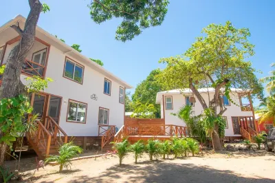 Casa Coral and Casa Palmera 4 Bedroom Home by RedAwning Hotels in der Nähe von Roatan Institute for Marine Sciences