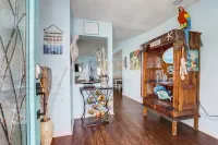 2706 W, 3rd St Home - Hot Tub