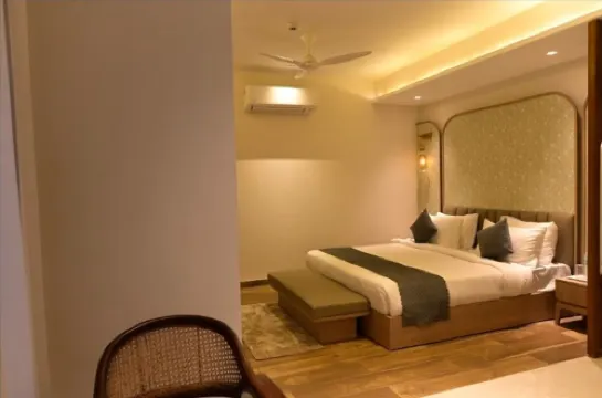 Hotel Varshish Inn - 2-Star