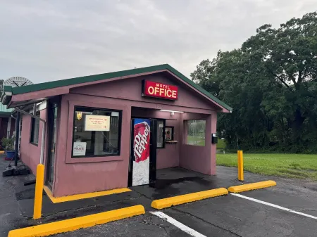 David Crockett Motel Отели в г. Лоренсберг