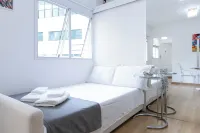 AC, Vaga, Academia Vila Olímpia - Brazilian Corner Hotels in Vila Olimpia