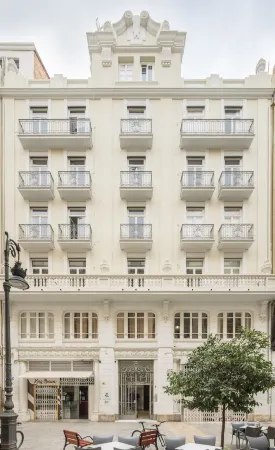 Macflats Ayuntamiento Отели рядом с достопримечательностью «Font de la Plaça de l'Ajuntament»