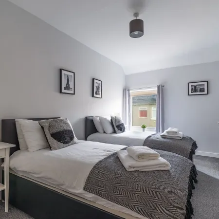 Chestnut House - Sleeps 4 - Pet Friendly -Parking Отели в г. Ашингтон