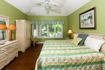 Awesome Beach Home, Private Pool, Lagoon View, Pet friendly, just discounted Hotels near Coligny Beach Park