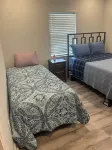 Charming 2-bedroom house with WiFi, AC in welcoming Eastpoint