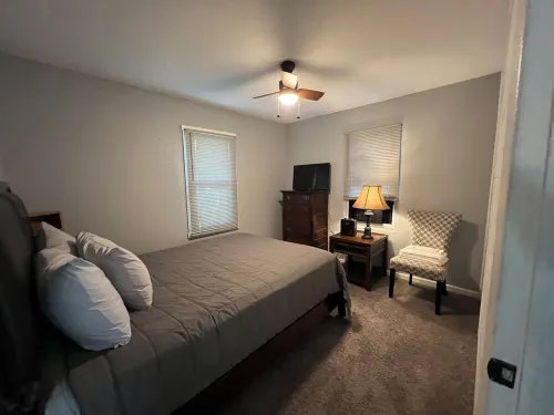 Cruise / Port Canaveral- 2 Bedroom Cottage / Cocoa Beach