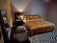 4-Bedroom Home - 2 King Beds, Summer Pool, Pool Table, Air Hockey + More Hotel di Cape Girardeau Township