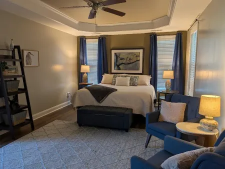 Big Fun in the Sun - Spacious 6 Bedroom Vacation Home in Fabulous Wilmington NC