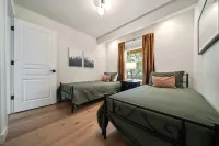 Baltimore Bungalow – HOT TUB, Walkable, Pet-Friendly