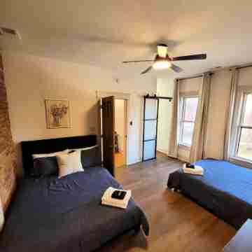 Lincoln Locale - Newly Renovated 4-Bed in Charming Italian Village near High St Rooms