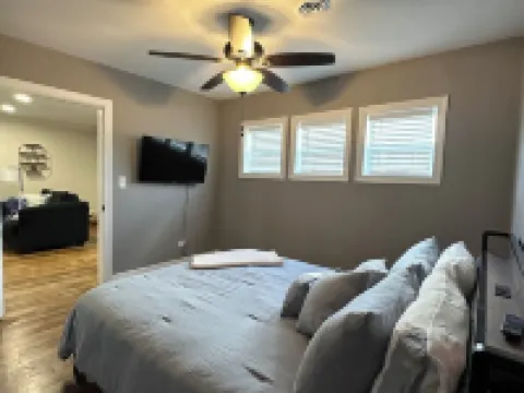 Hot Tub • Downtown Mena 3Br Family Home Hotels in Mena