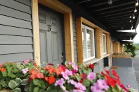 The Vine on Main Hotels in Kortright