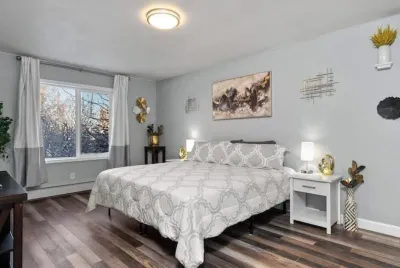 The Gilded Alaskan Venture Home [A] 메릴 공항 주변 호텔