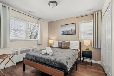 Group Chic , 25 Mins ->NYC  , Free Parking , W/D 플라워 힐 묘지 주변 호텔