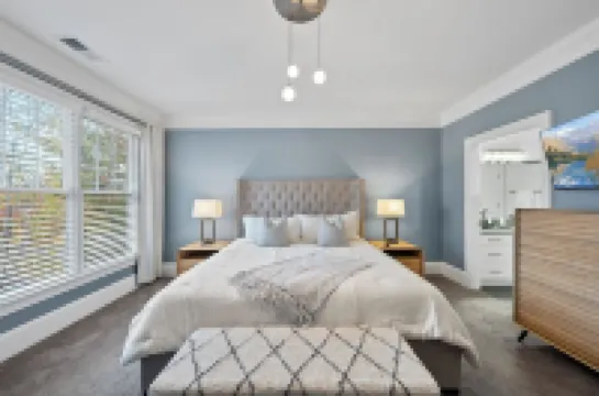 Beautifully Updated Penthouse Condo in West Cary