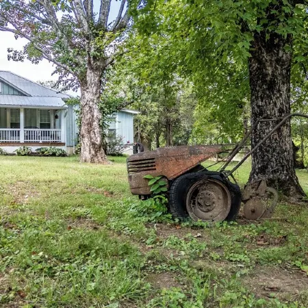 Charming 3-bedroom farmhouse private 15 minutes to downtown Chattanooga