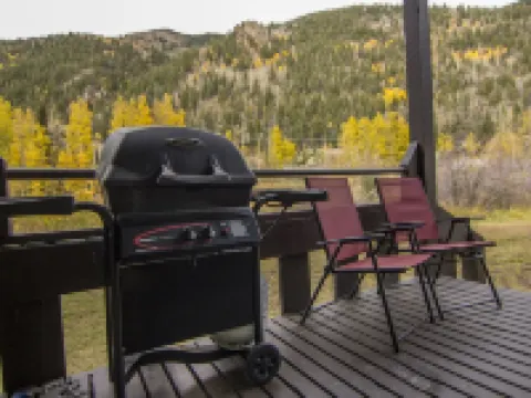 Taos Ski Valley 2 Bdrm/Sleeps 6/Directly Next Door To The Children's Ski School 陶斯滑雪谷酒店