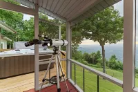 Quiet Mountaintop Vista w/ Hot tub and Fire pit