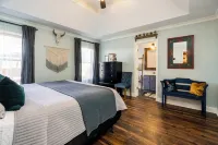 Fabulous 3BR Townhome with Cozy Backyard only 1.4 ml from Augusta National
