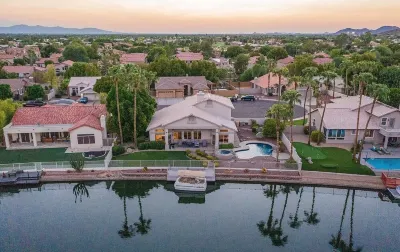 Luxe Lakefront Home w/ Pool, Hot Tub, & Boat Dock! Hotel in zona Thunderbird Conservation Park